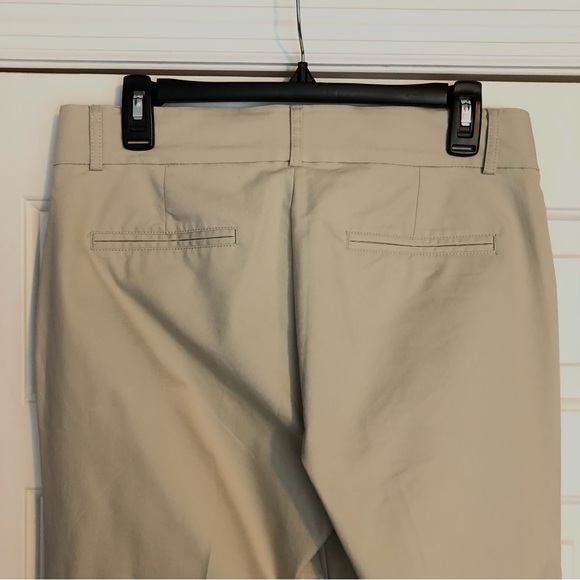 Women's Dockers Wide Straight Leg Pants Light Tan Khakis Sz 8 Long, Inseam = 34” - Picture 6 of 14